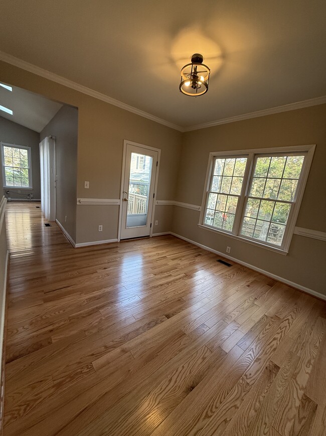 dining room - 110 Sudbury Ln