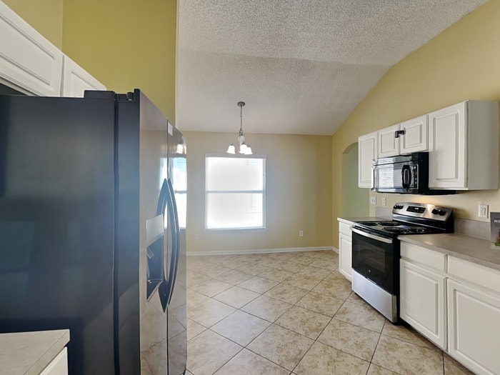 Building Photo - 801 MacKenzie Cir