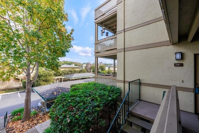 Building Photo - 230 Pheasant Ridge Rd