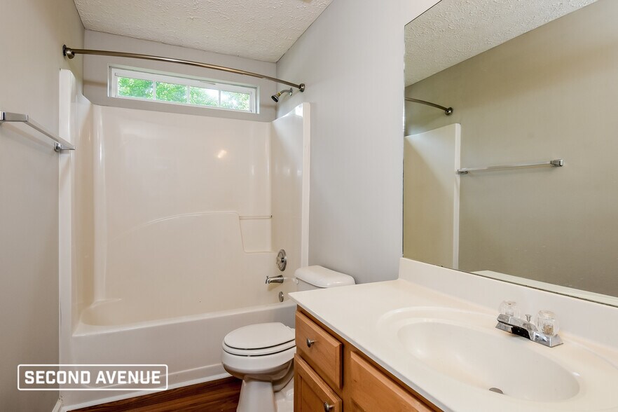Building Photo - 208 Ilex Dr