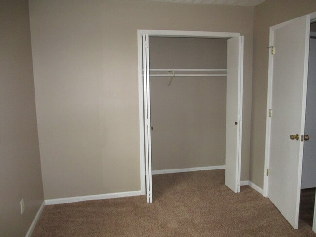 Building Photo - 29 Mustang Ct