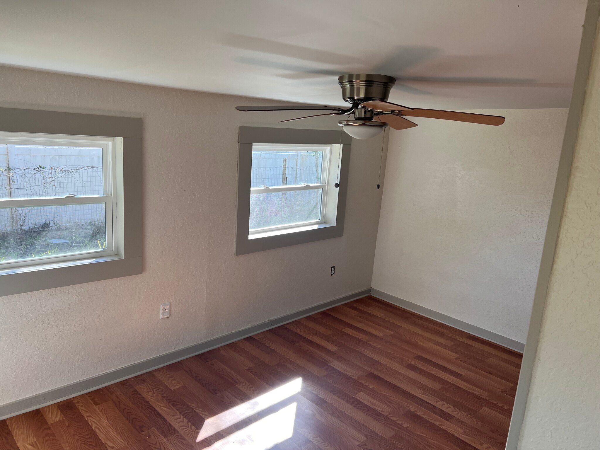 Master bedroom - 2821 W 11th St