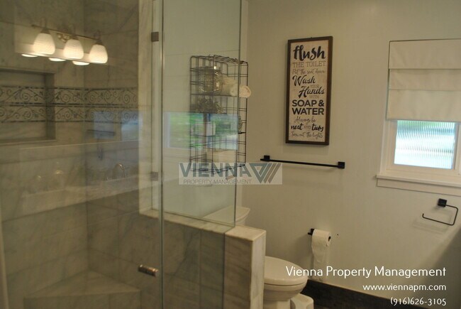 Building Photo - 2913 Kerria Way