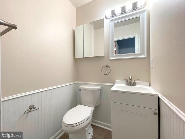 Building Photo - 22023 Valley Estates Dr