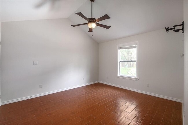 Building Photo - 507 San Jacinto St