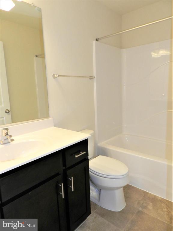 Building Photo - 2 Andrews Pl