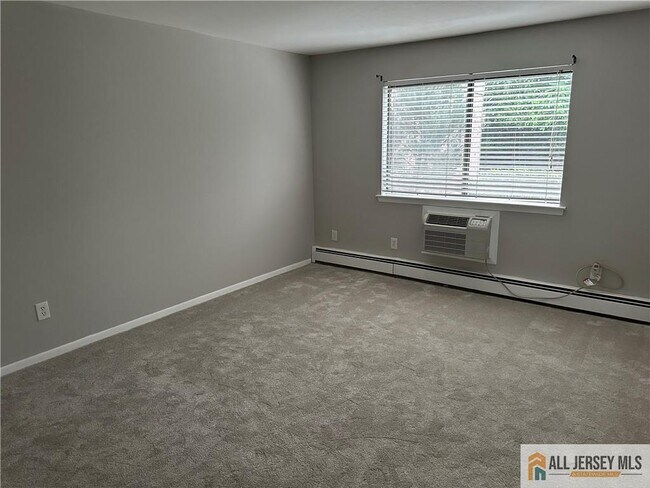Building Photo - 1037 Cricket Ln
