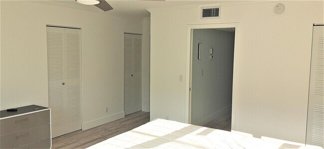 Building Photo - 14516 Canalview Dr
