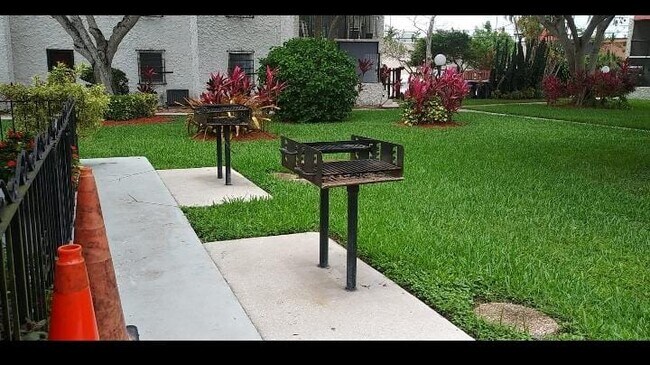 Building Photo - 8701 SW 141st St