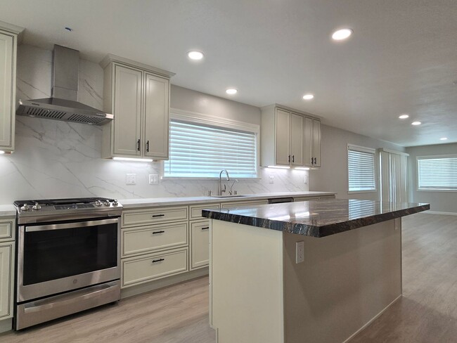 Building Photo - Large Home 100% Remodeled, Large Kitchen w...