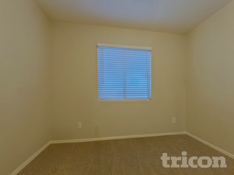 Building Photo - 2522 S 114th Ln