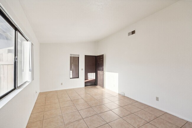 Building Photo - 78701 Ave 42