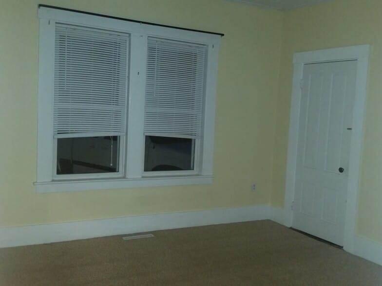 1st floor bedroom/office/den - 243 Locust St