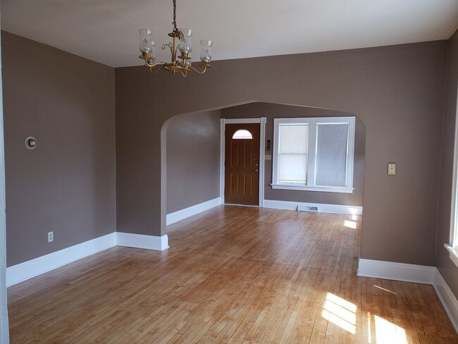 Building Photo - 3 bed 1.5 bath single family home in Wausau