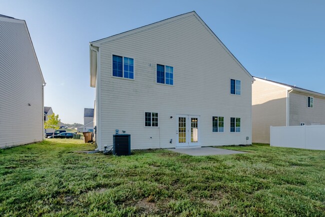 Building Photo - Like new construction 2 story home 4 bedro...