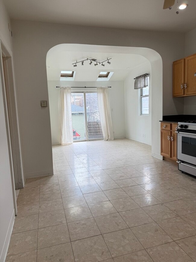 Building Photo - 2453 N Tripp Ave