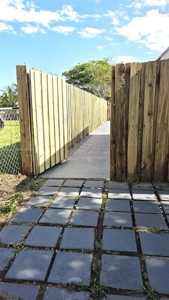 Building Photo - 10790 SW 46th St