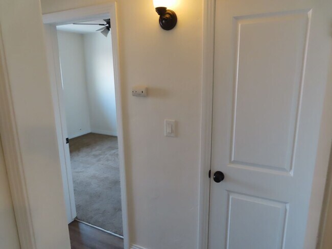 Building Photo - Renovated Two Bedroom Apartment in La Mesa