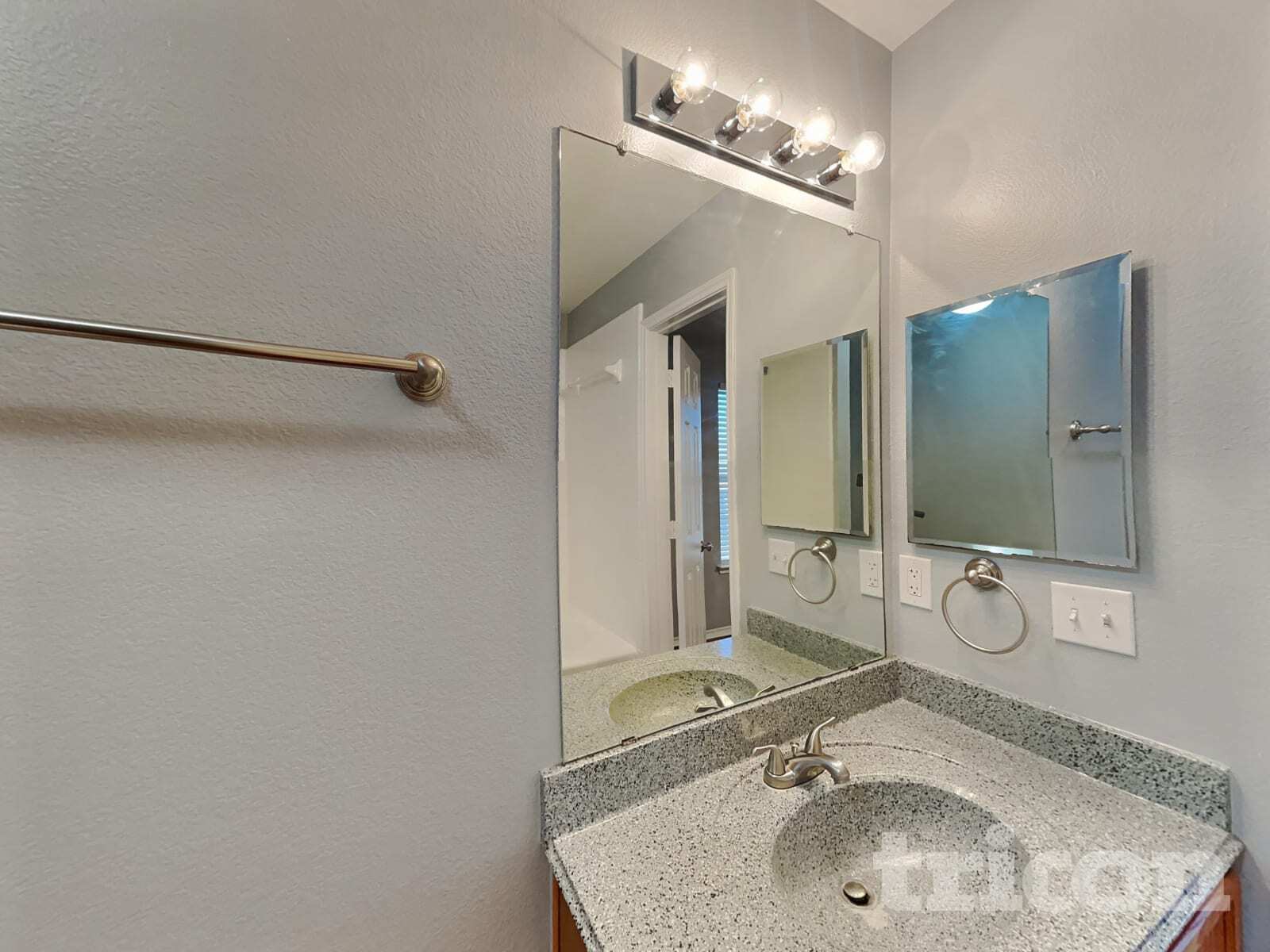 Building Photo - 2057 Wildwood Dr