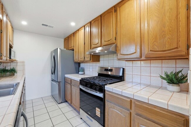 Building Photo - 1861 Nelson Dr