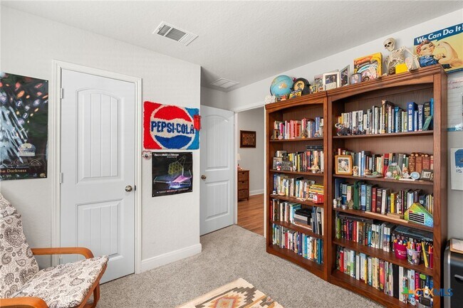 Building Photo - 1444 Acorn Wood