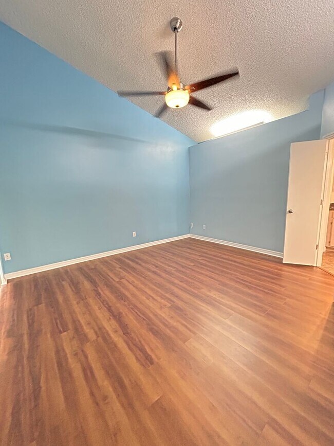 Building Photo - Amazing Dream Home with Water View and Pri...