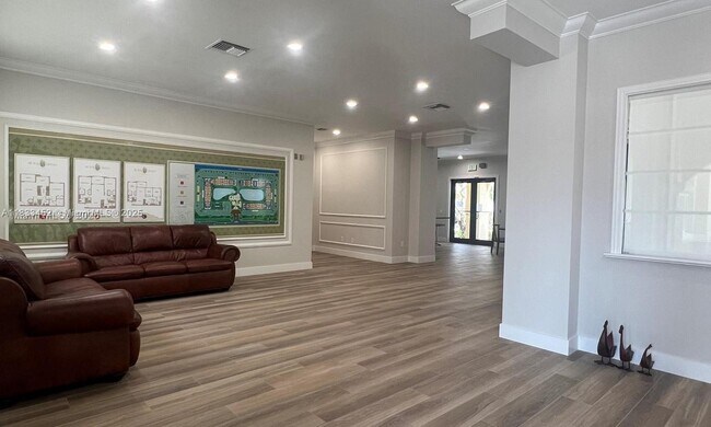 Building Photo - 2640 S University Dr