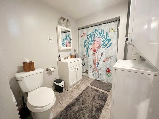 Building Photo - 126 Everett St