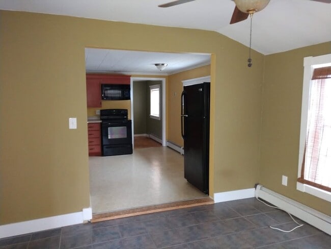 Primary Photo - 58 Burnham St