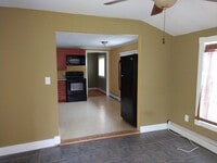 Building Photo - 58 Burnham St