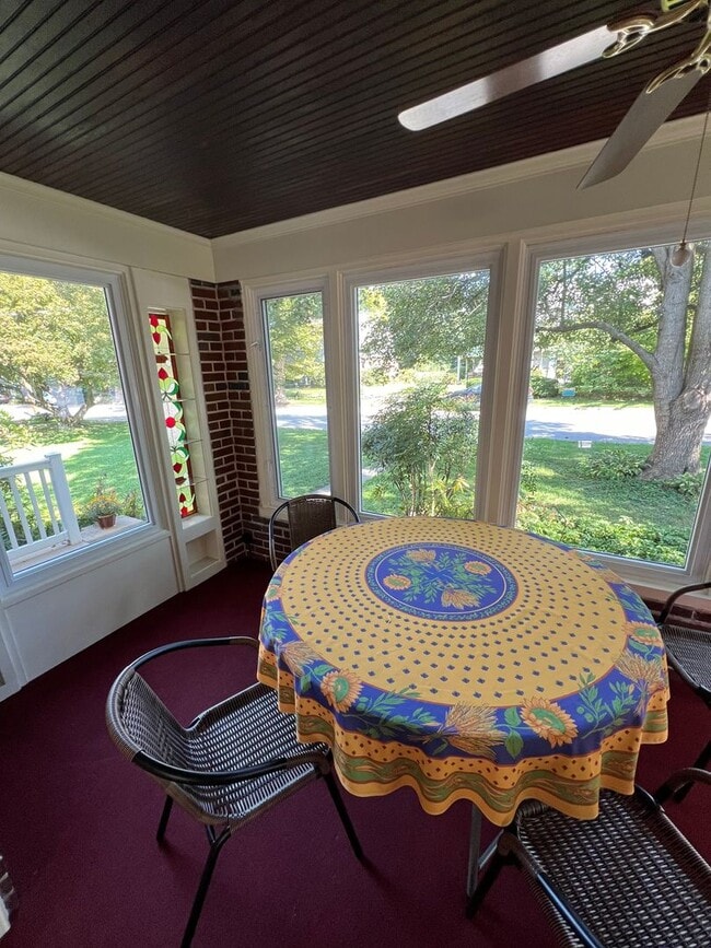 Building Photo - Beautiful 4 BR Brick Cape Cod in Lancaster!