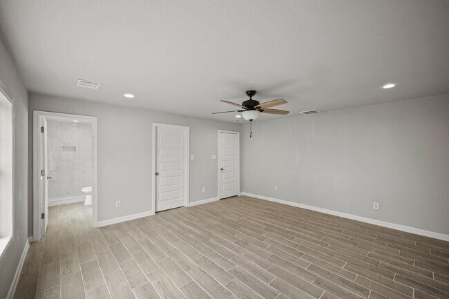 Building Photo - 3430 Seabrook St