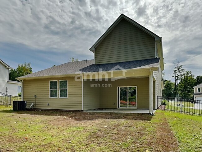 Building Photo - 194 Spruce Cir