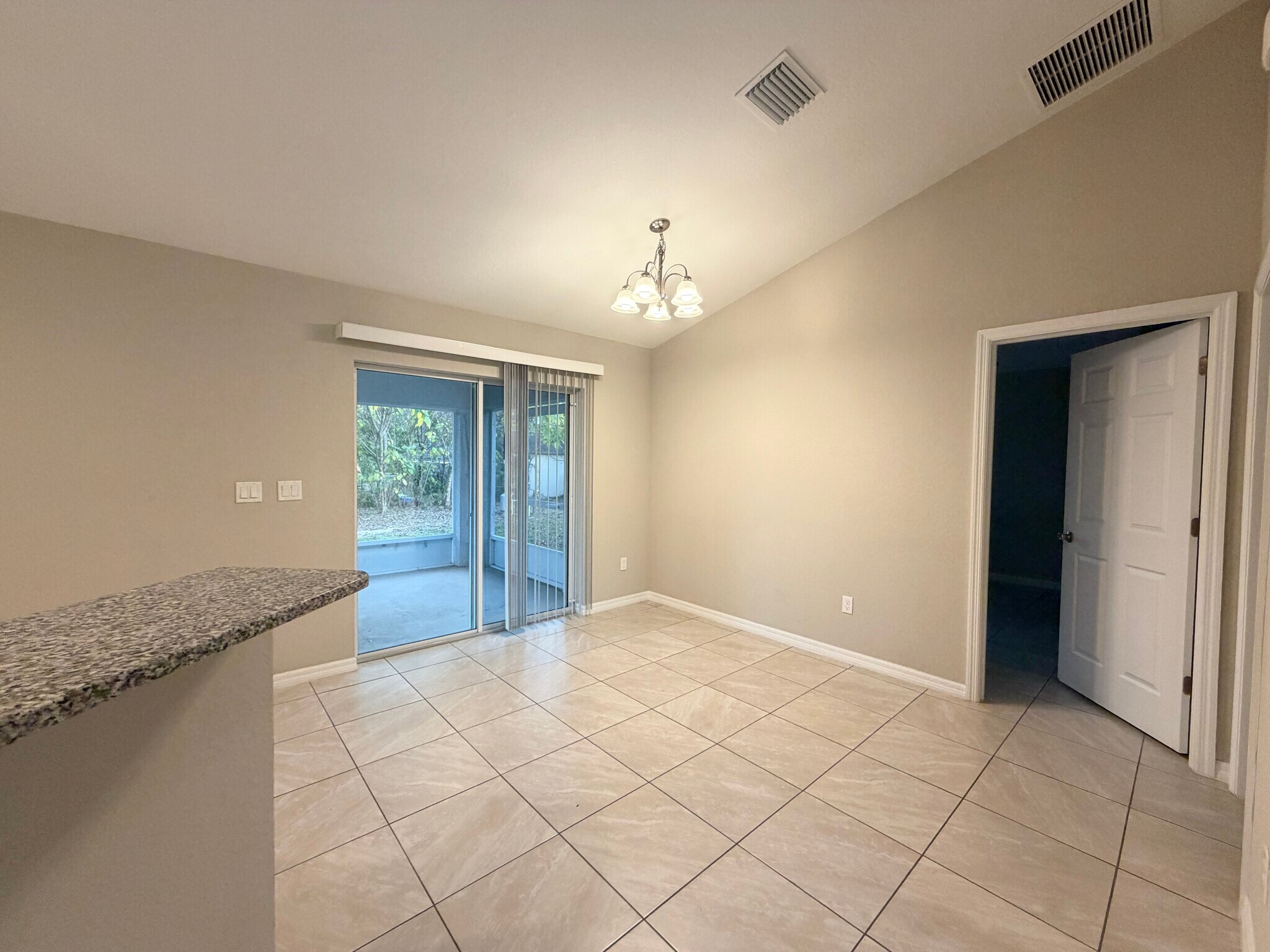 Building Photo - 7 Juniper Pass Way