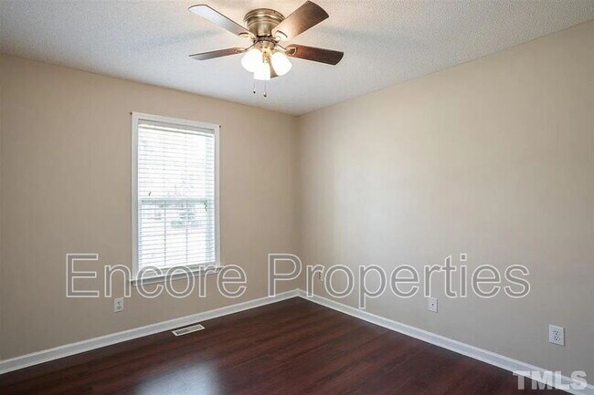 Building Photo - 312 Cabin Grove Ct