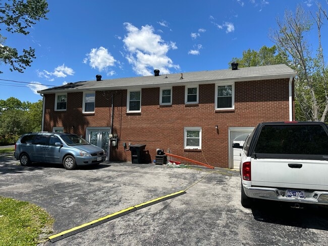 Building Photo - 211 Heights Ave
