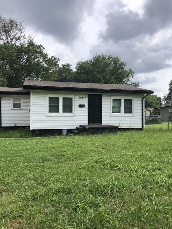 Primary Photo - 4 Bed 1 Bath home for rent