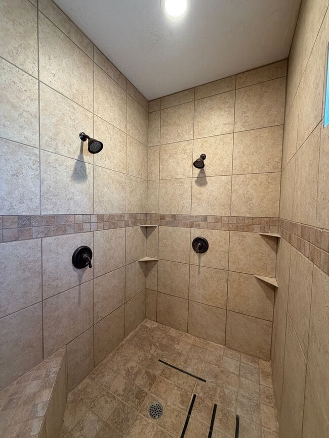 Building Photo - 4 Bedroom Single Story Custom Home Available In Rio Rancho Near Unser Blvd SE & Westside Blvd SE!