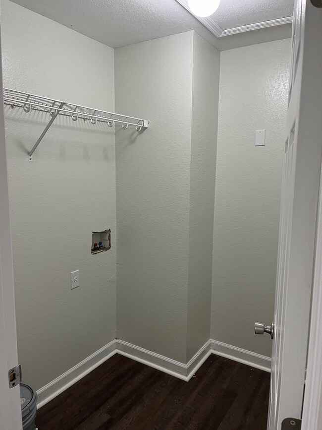 Building Photo - 119 Hambleton St