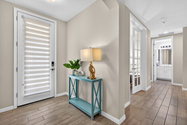 Building Photo - 14567 Edgewater Cir