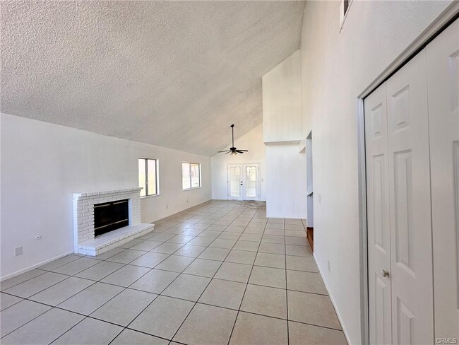 Building Photo - 744 E Ave H10