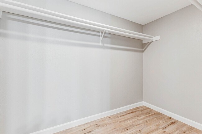 Building Photo - 12611 Ashford Meadow Dr