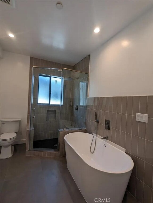 Building Photo - 11141 Strathern St