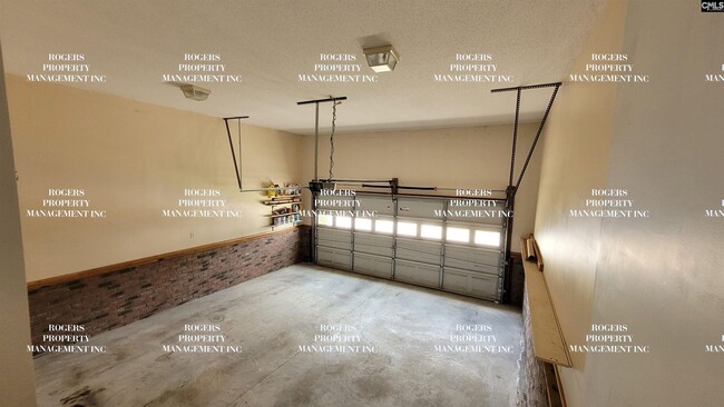 Building Photo - 136 Longshadow Dr