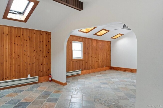 Building Photo - 378 Broadway