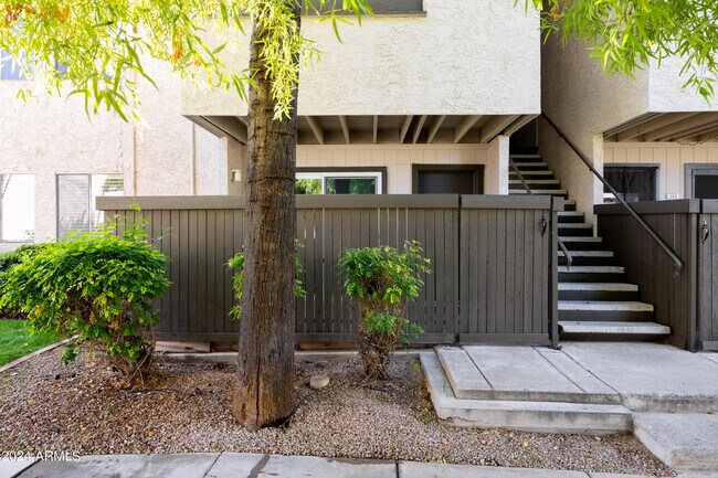 Building Photo - 2938 N 61st Pl