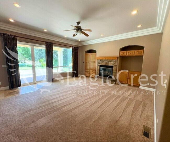 Building Photo - Luxury Bella Terra Estate with Mountain & Vineyard Views