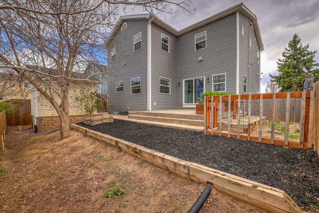 Building Photo - 6674 Chantilly Pl