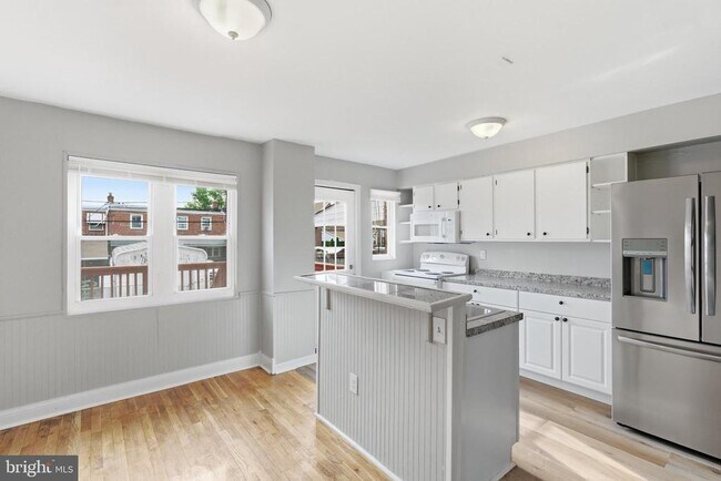Building Photo - 849 Loalan Ave