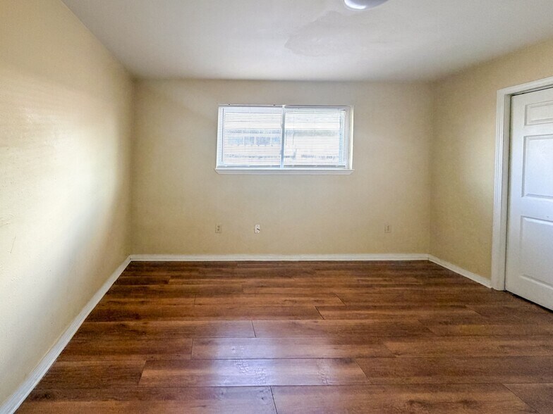 Building Photo - 7621 Alabama St